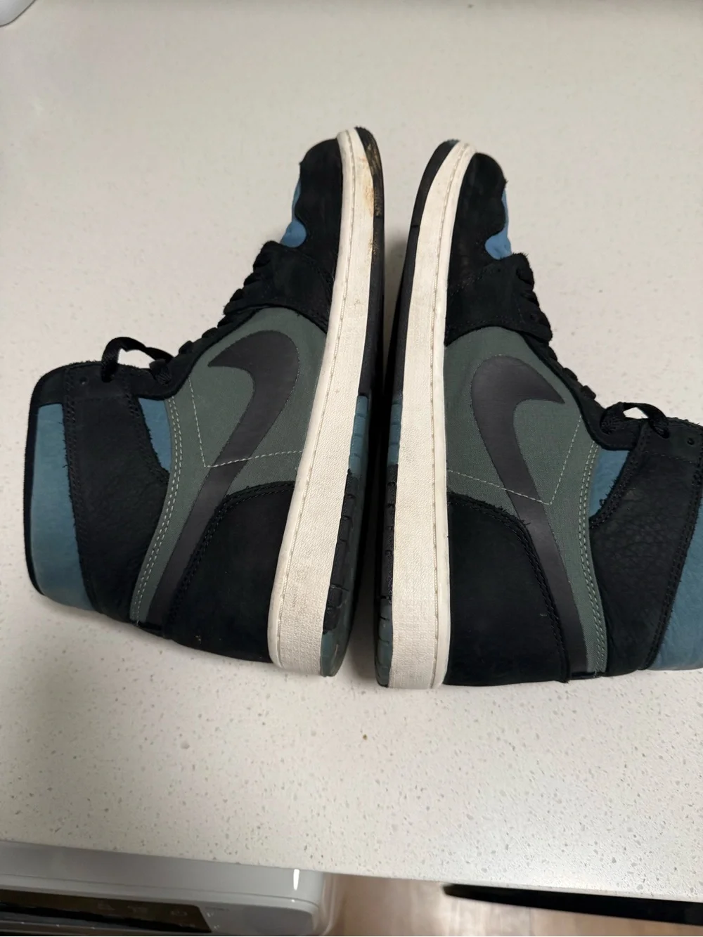 Jordan 1 High Gore-Tex - Black/Blue/Olive